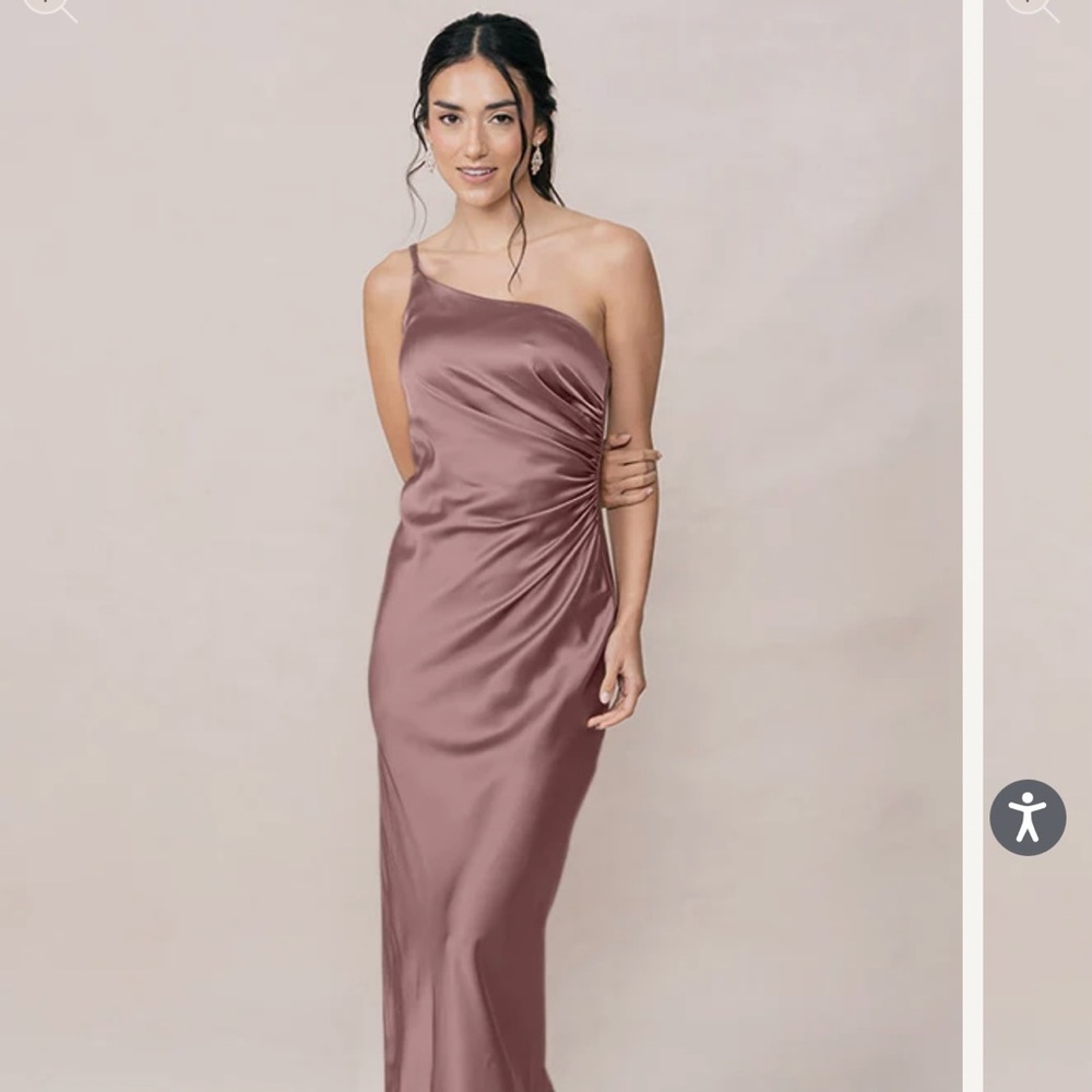 Revelry Bridesmaid Dress- color: Rose Quarts